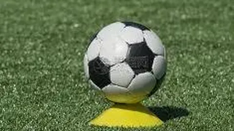 热刺主场燃情激战，英足总之爱见证维拉客场逆袭奇观？